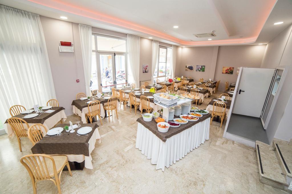 Hotel Nuovo Fiore 카톨리카 외부 사진