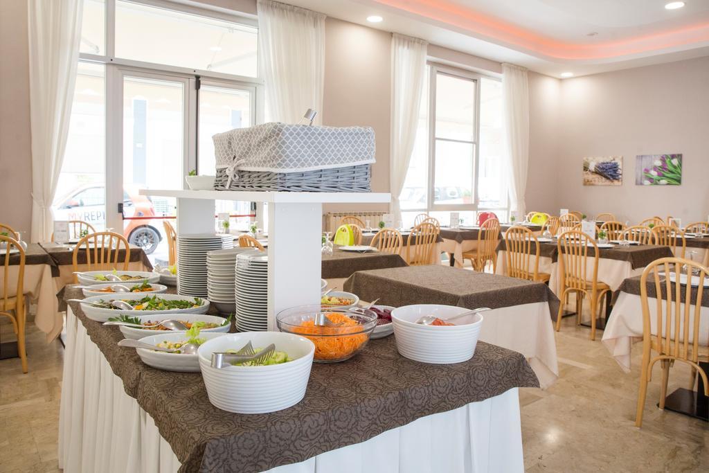 Hotel Nuovo Fiore 카톨리카 외부 사진